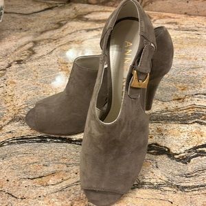 Anne Klein taupe beige peep toe shootie